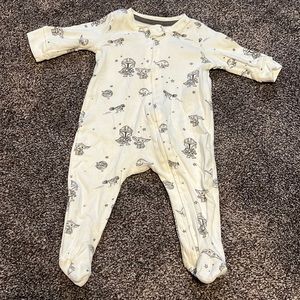 Baby Gap Star Wars The Mandalorian 0-3 month footie